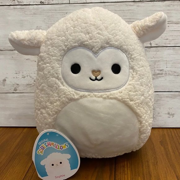 NWT Squishmallows Sophie the Lamb Fluffy Cracker Barrel 8" Stuffed Plush - Picture 1 of 1